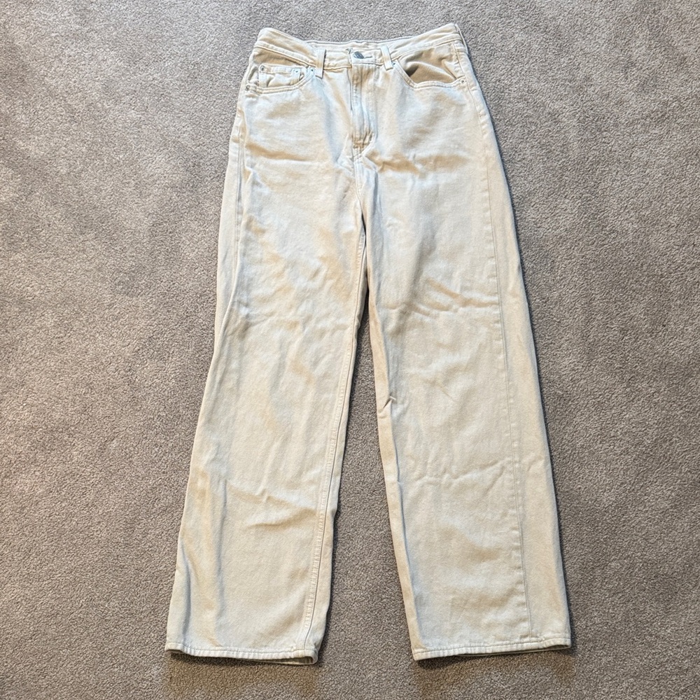 Levi's Women's Straight Leg Jeans in Cream